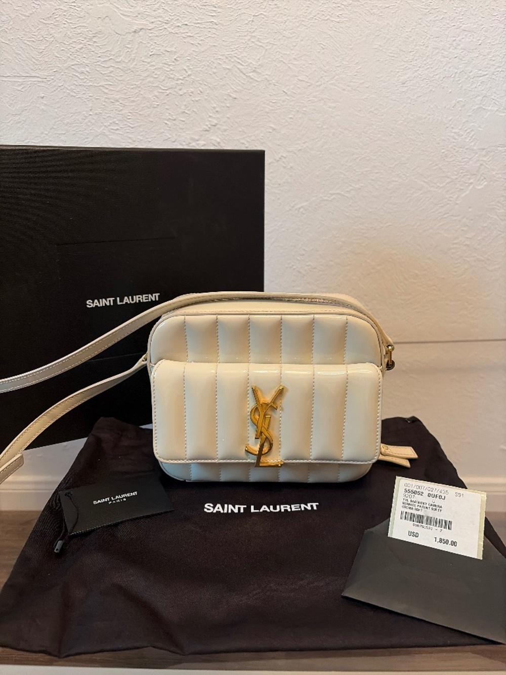 Authentic YSL Vicky camera Vernice patent leather bag